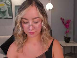 Novasinclairx's cam show statistics and live stream