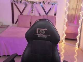 zury-tay Sex Cam Show