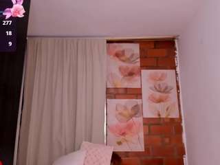 SuzzanRugge live cam preview