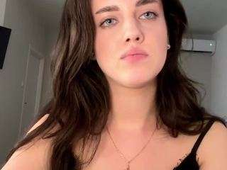 A_Milla live webcam show