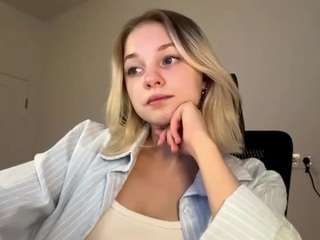 Eve live cam preview