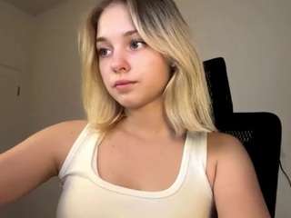 Eve live cam preview