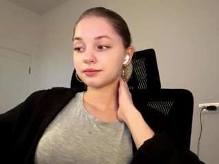 Eve live cam preview