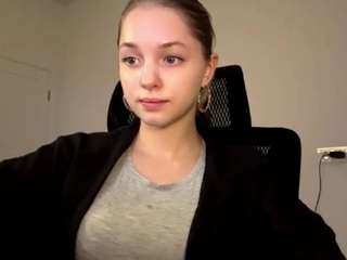 Eve live cam preview
