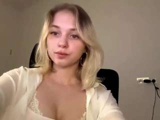 Eve live cam preview