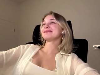 Eve live cam preview