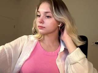 Eve live cam preview