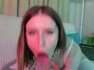 ellierough live webcam show