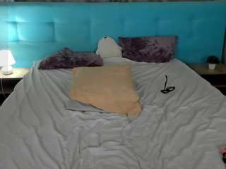 Amellia-Soon live webcam show