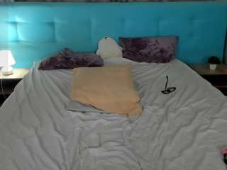 Amellia-Soon live webcam show