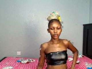 blackfantastickk live cam preview