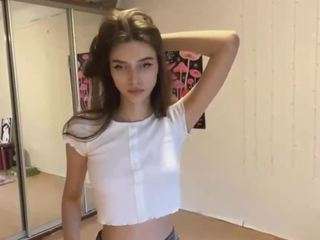 Live webcam model hortensetoledano on Soda Cams