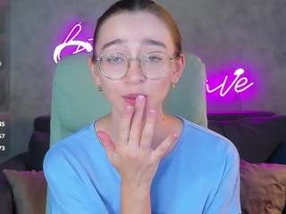 Lucy live cam preview