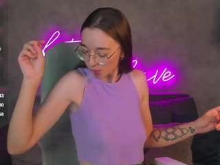 Lucy live cam preview