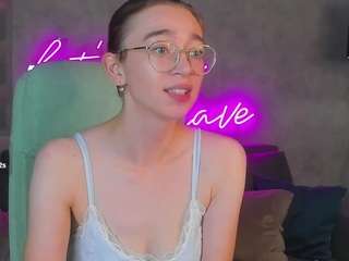 Lucy live cam preview