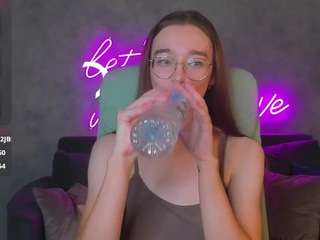 Lucy live cam preview