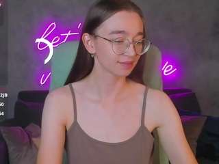 Lucy live cam preview