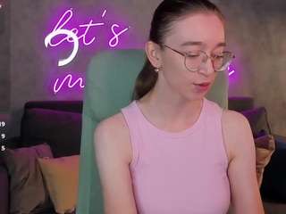 lucy-green Live Webcam on CamSoda