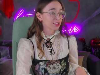 Lucy live cam preview