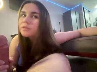 Lucymuur live cam preview