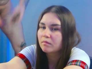 Lucymuur live cam preview