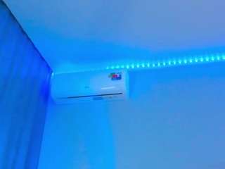 Lucymuur live cam preview