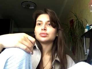 yadiraswarm live webcam show