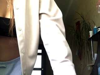 yadiraswarm live webcam show