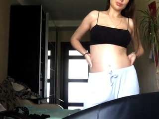 yadiraswarm live webcam show