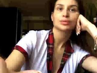 YadiraSwarm live webcam show