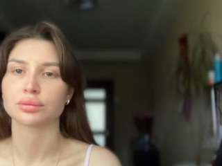 YadiraSwarm live webcam show