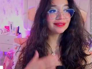 Mariana-tay's cam show statistics and live stream