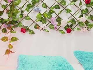 sarabow live webcam show
