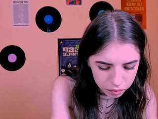 Bella-sky's cam show statistics and live stream