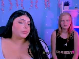 bella-sky live webcam show