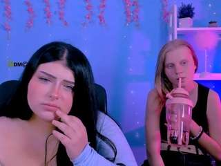 bella-sky live webcam show