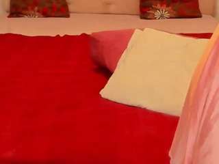 HoneylenaXS live cam preview