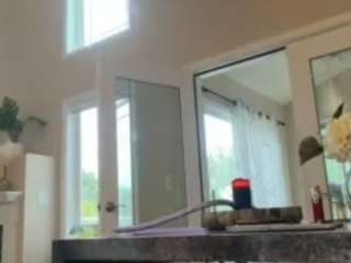 krissybarbie0825 live webcam show