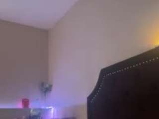 hotMPLScouple live webcam show