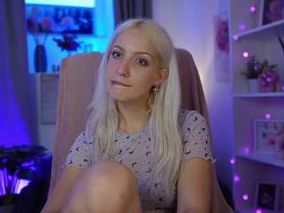Lucycutie's cam show statistics and live stream