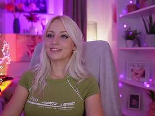 LucyCutie live cam preview