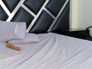 Live cam show with LiaDesire
