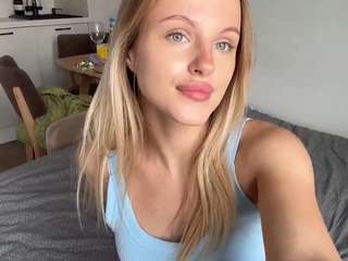 DenisseTinnin live cam on CamSoda