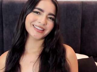 NaiaRose live webcam show