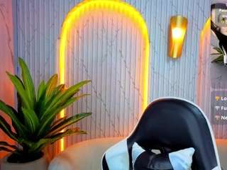 Charlott-Tp live webcam show