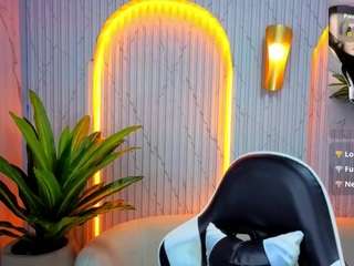 Charlott-Tp live webcam show