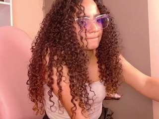 Dahliabrowniee live cam preview