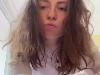 Marjorynurthen's cam show statistics and live stream