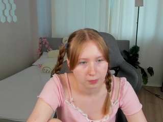 tinylili live webcam show