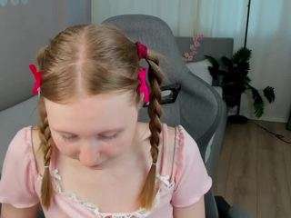 tinylili live webcam show